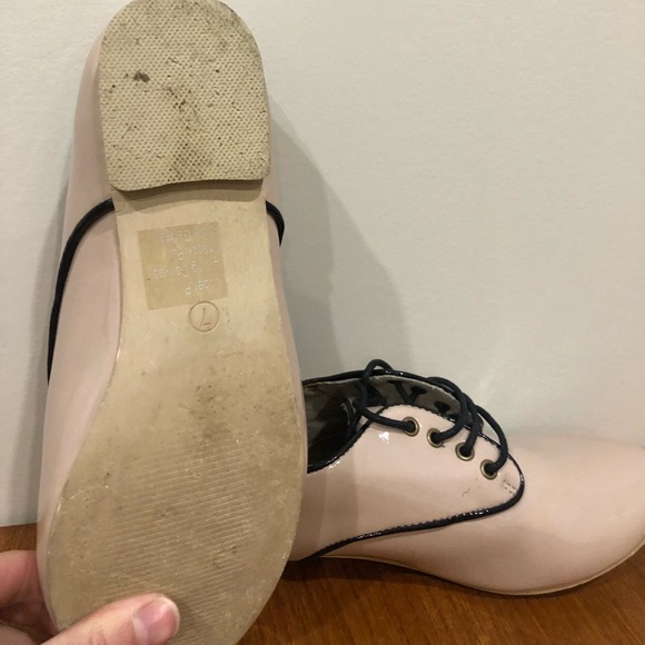 Patent cream shoes - Picture 3 of 3